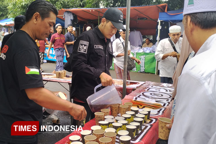 10 Ribu Gelas Teh dan Kopi Gratis Mengalir di Haul Akbar Imamain Malang