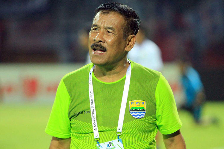 Bukan Sekadar Bola, Persib Eratkan Tali Persaudaran Bandung-Ternate dan Sumbang Pembangunan Mesjid