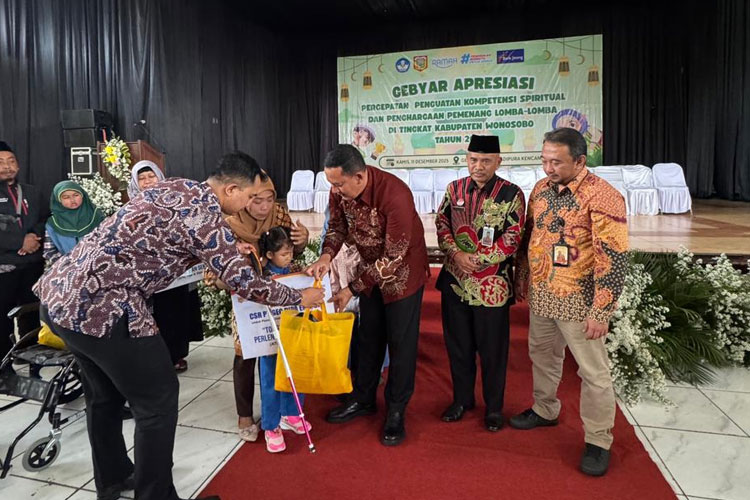 PT Geo Dipa Energi Unit Dieng Serahkan Bantuan Pendidikan Anak Disabilitas