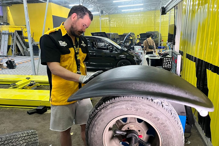 Raja Oto Hadirkan Standar Baru Perawatan Kaki-Kaki Mobil Lewat Metode Rebuild Presisi