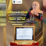 Gubernur Khofifah Terima Penghargaan Katalis Talenta AI SMA/SMK dari ITS Surabaya