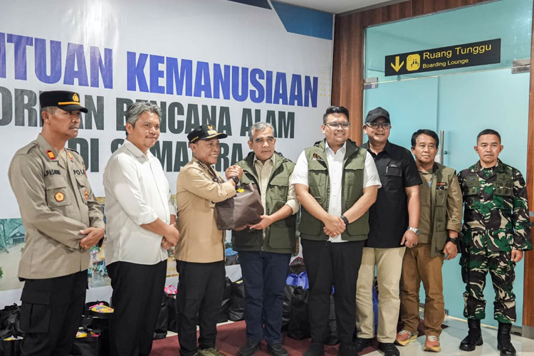 Ketua MPR Salurkan Ribuan Paket Bantuan untuk Korban Banjir dan Longsor di Sumatra Utara