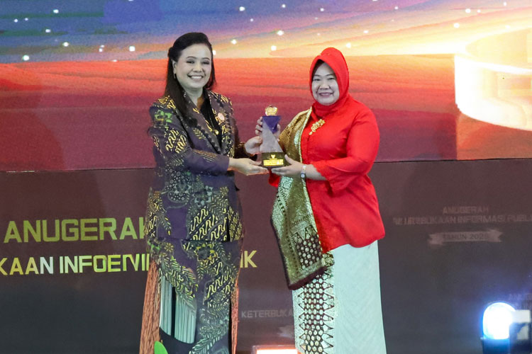 MPR RI dapat Penghargaan Badan Publik dengan Kualifikasi Informatif