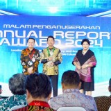 Bank Jatim Dinobatkan Sebagai Pemenang dalam ARA 2024 Kategori BUMD Go Publik Keuangan
