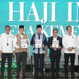 75 Tahun Kelola Haji, Ditjen PHU Kemenag Pamitan dan Persembahkan Buku Memori