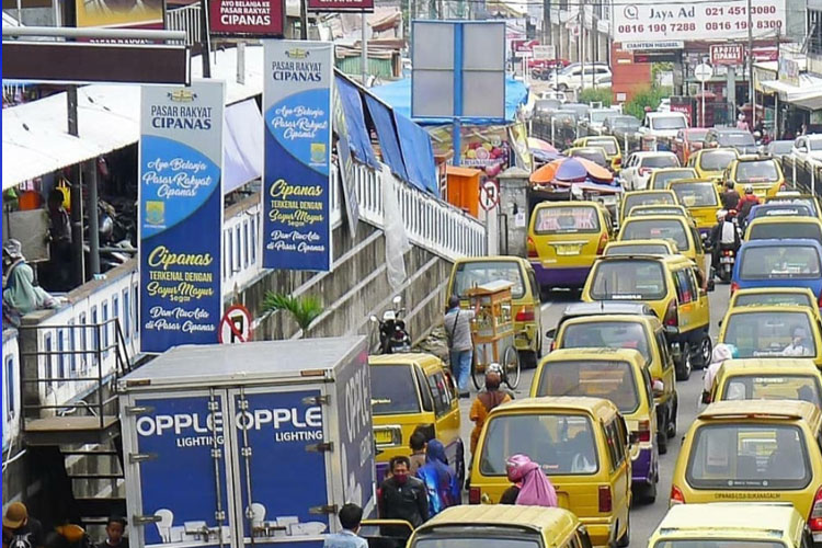 Atasi Kemacetan Libur Nataru, Angkot di Puncak Cianjur-Bogor Dihentikan Sementara