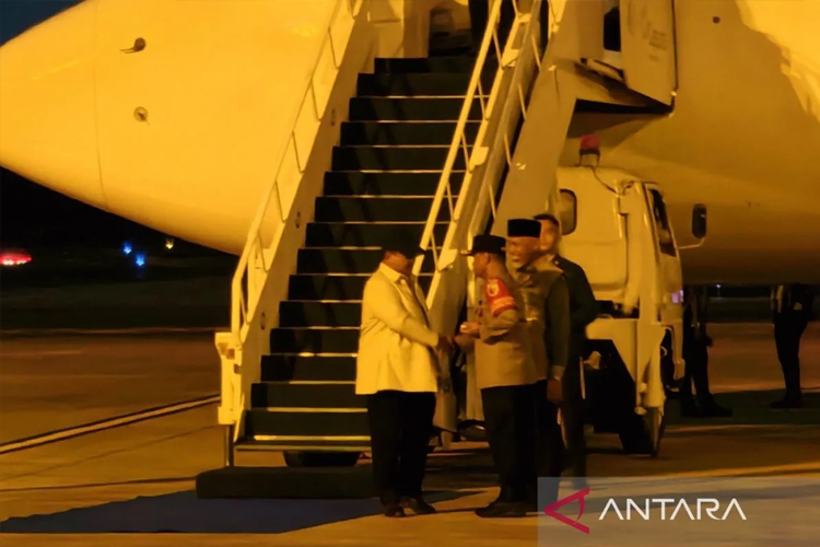 Presiden Prabowo Tiba di Padang, Kembali Tinjau Daerah Terdampak Bencana di Sumatra Barat