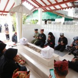 Hari Jadi Banyuwangi, Bupati Ipuk Ziarah Makam Para Pendiri Daerah