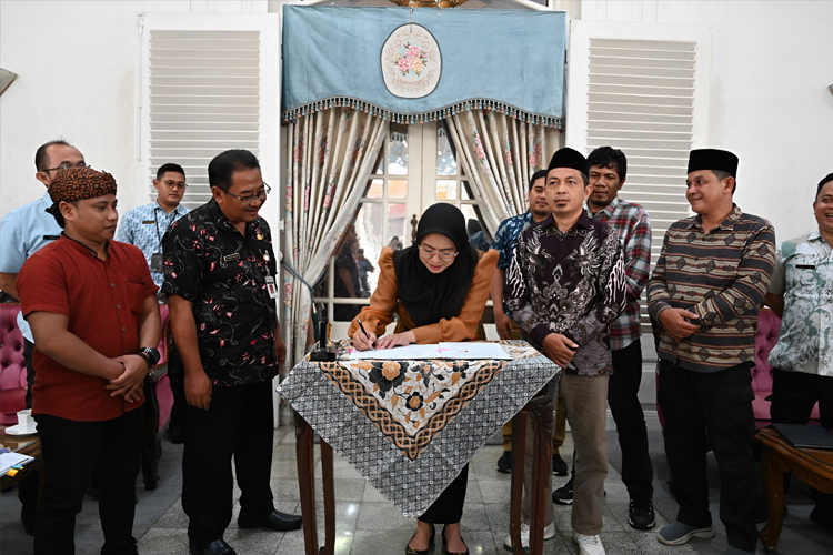 Bupati dan KPU Banjarnegara Tandatangani Nota Kesepakatan Pemilu dan Pemilukada