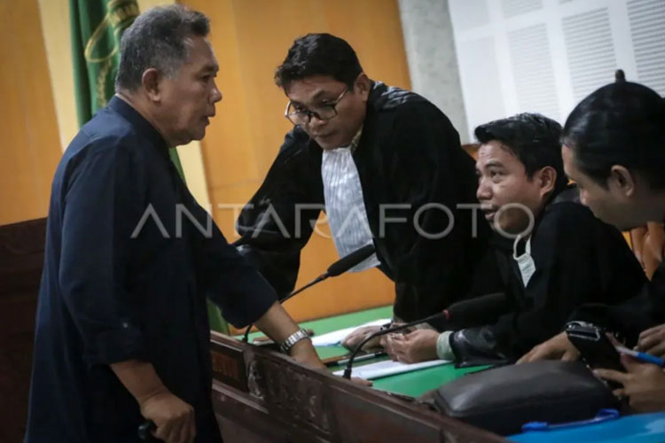 Vonis Zaini Arony Naik, Hakim Banding Jerat Eks Bupati Lombok Barat 9 Tahun Penjara