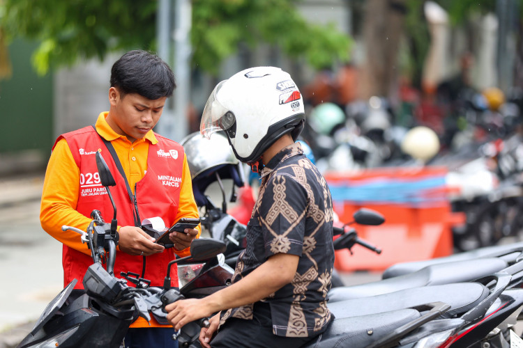 Pemkot Surabaya Launching Parkir Non Tunai, Uji Coba Sampai Januari 2026