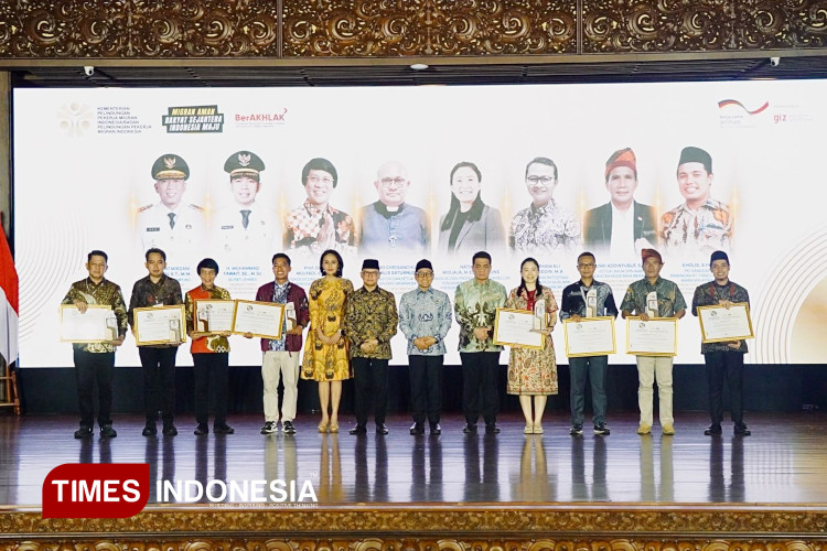 Gus Fawait dan Asa Baru bagi Anak Pekerja Migran di Panggung Migrant Awards 2025