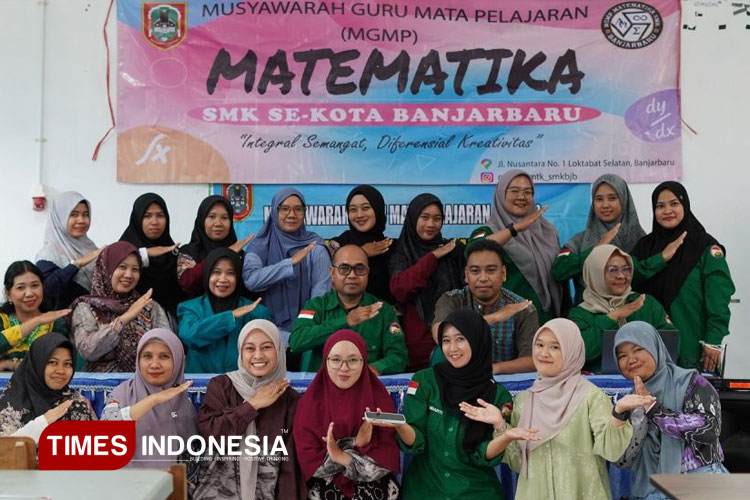 Mahasiswa Magister UNISMA Berikan Pelatihan Pembuatan E-Book Heyzine-Canva Kepada Guru Melalui MGMP