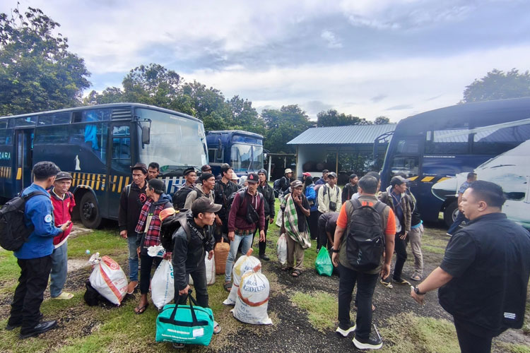 Pemprov Jateng Pulangkan 100 Warga Terdampak Banjir Bandang di Aceh