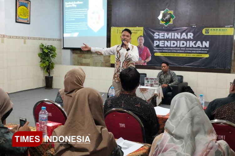 Siapkan Kelas Khusus, Guru SMP YIMI Gresik Dibekali Kemampuan Enterpreneur
