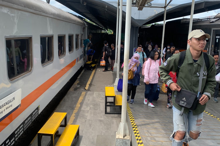 Jelang Nataru 2025, Hampir 10 Ribu Penumpang Kereta Datang ke Kota Malang