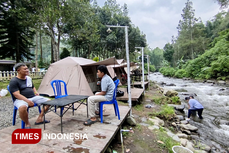 Wisata-Glamping-dan-River-Tubing-c.jpg