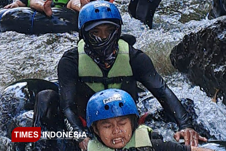 Glamping di Kaki Bromo, Menyusuri Sungai Ledok Amprong Malang Bersama Keluarga