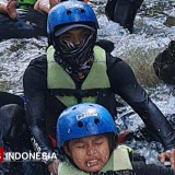 Glamping di Kaki Bromo, Menyusuri Sungai Ledok Amprong Malang Bersama Keluarga