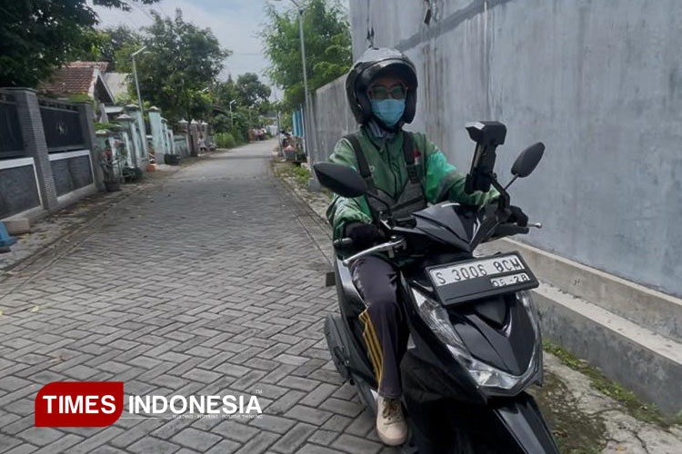 Hari Ibu, Belajar dari Perjuangan Single Parent Asal Jombang, Kerja Ojol Demi Pendidikan Anak