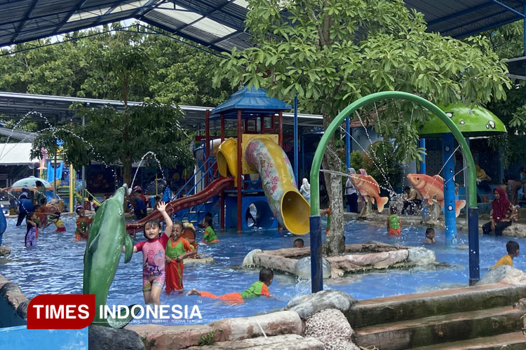 Libur Nataru dan Liburan Sekolah, Puri Berlian Park Rembang Diserbu Ribuan Wisatawan