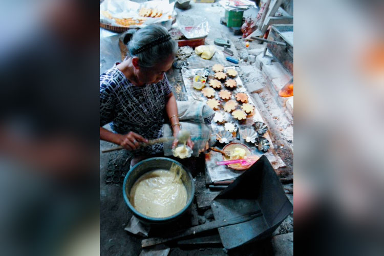 Roti Kembang Waru, Kuliner Legendaris Kotagede yang Bertahan di Tengah Gempuran Roti Kekinian