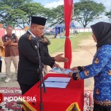 Bupati Solok Ambil Sumpah dan Serahkan SK kepada 2.436 PPPK Paruh Waktu