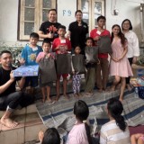 BrainBoost Bagikan Buku Bacaan Anak di Sekolah Pemulung Manggarai