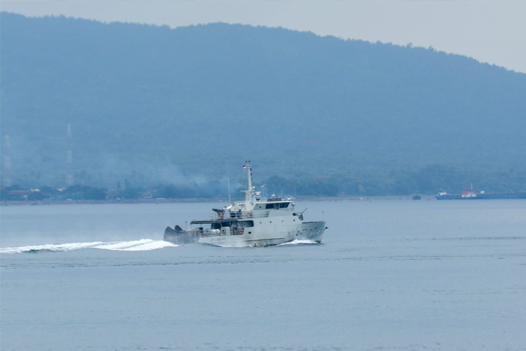 Lanal Banyuwangi Kerahkan KAL Sembulungan Amankan Selat Bali