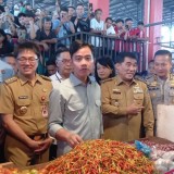 Jelang Natal dan Tahun Baru, Wapres Gibran Turun ke Pasar Bersehati Manado Pastikan Harga Pangan Stabil