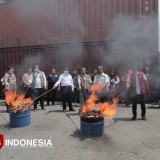 Polda Jatim Gagalkan Penyelundupan 4 Kontainer Bawang Bombay Ilegal