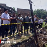 Curah Hujan Tinggi Sebabkan Bantaran Sungai Desa Prambon Sidoarjo Longsor Dekat Pemukiman Warga