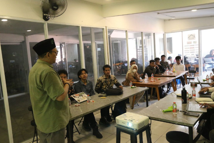 Sinergi GMNI Surabaya dan RLD, Cetak Kader Cakap Literasi di Era Digital