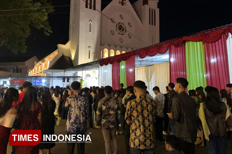 Natal di Katedral Ijen, Jemaat Panjatkan Harapan Damai dan Solidaritas