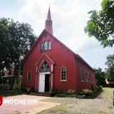 Sejarah Gereja Merah Probolinggo, Dibangun 1862 dari Jerman, Mimbar Hanya ada Dua di Dunia