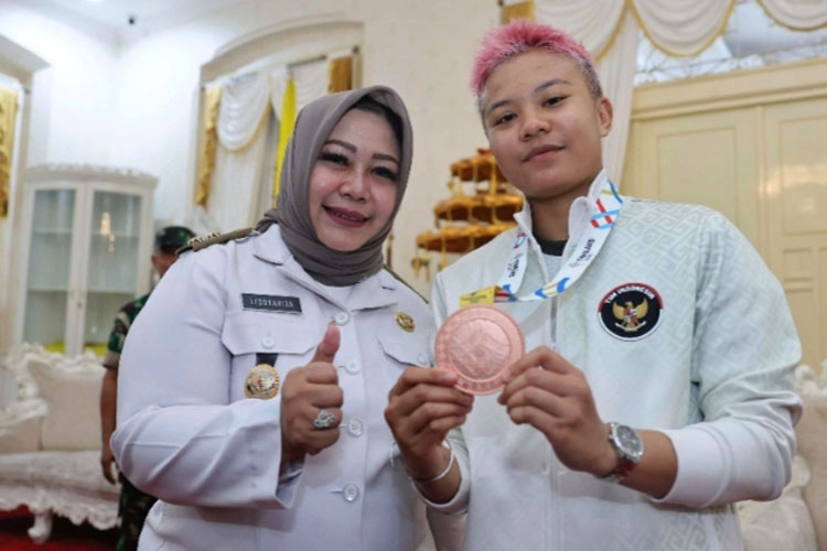 Ukir Prestasi di SEA Games 2025, Plt Bupati Ponorogo Beri Apresiasi Khusus Steffany Kinky