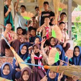 Kreatif dan Edukatif, Siswa SMPN 3 Sudimoro Pacitan Olah Lidi dan Sabut Kelapa Bernilai Ekonomi