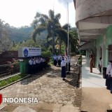 Upacara Bendera Rutin, Strategi SMPN 4 Bandar Pacitan Tanamkan Disiplin dan Kepemimpinan Siswa