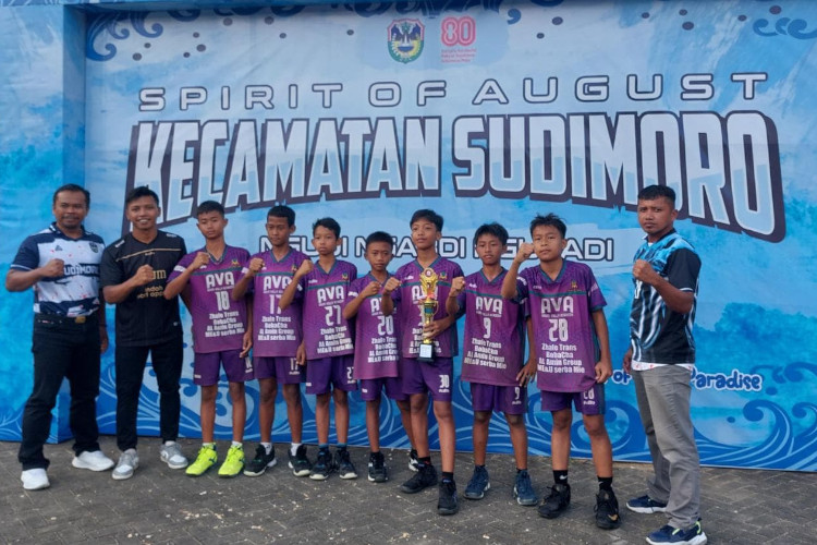 Tak Terkejar, SMPN 6 Sudimoro Kembali Juara Voli Antar-SMP se-Kecamatan Sudimoro