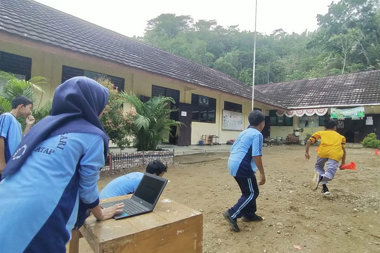 Unik Edukatif, Guru SMPN 4 Arjosari Pacitan Ubah Pelajaran Lari Jadi Game Digital