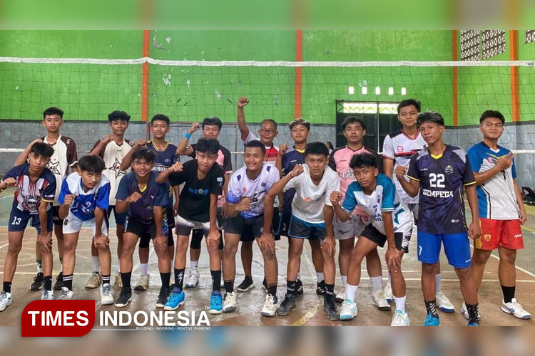 Sparing Voli Jadi Andalan SMPN 3 Ngadirojo Pacitan Cetak Siswa Bermental Tangguh