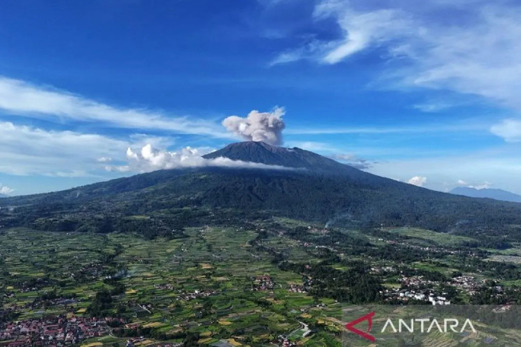 Jelang Akhir Tahun, Jalur Pendakian Gunung Marapi, Tandikat, dan Talang di Sumbar Ditutup