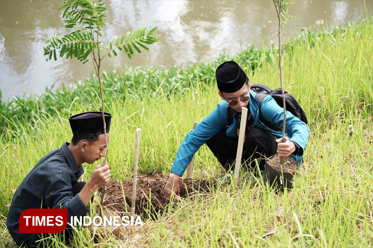 UIMSYA Banyuwangi Wujudkan Kampus Ramah Lingkungan Lewat Program Berhias