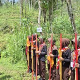 Siswa SMPN 2 Sudimoro Pacitan Asah Ketangkasan Lewat Jelajah Alam
