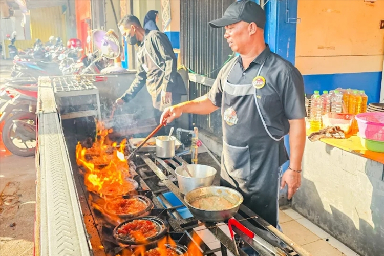 5 Kuliner Hits Dekat Stasiun Kota Baru Malang yang Wajib Dicoba