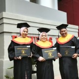 Moment Langka, Satu Keluarga Lulus Bersama dari Fakultas Hukum UB