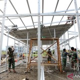 Dari Aceh hingga Sumbar, BNPB dan TNI-Polri Kerja 18 Jam Sehari Bangun Huntara Korban Banjir