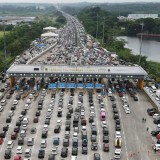 Lalu Lintas Tol Cipali Menuju Cirebon Meningkat Tajam di Hari Natal
