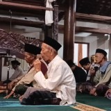 Menggema dari Serambi Tegalsari, Menjaga Kelestarian Syi'ir Ujud-ujudan yang Berusia Ratusan Tahun