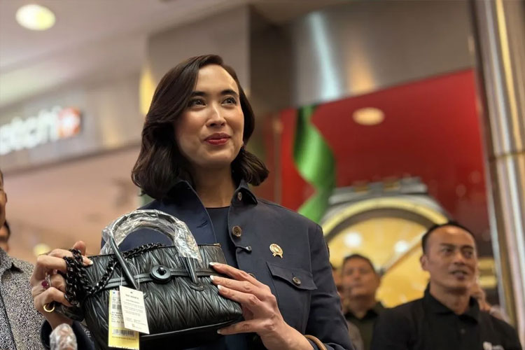 Menpar Dorong Perputaran Ekonomi Nataru lewat BINA Indonesia Great Sale 2025